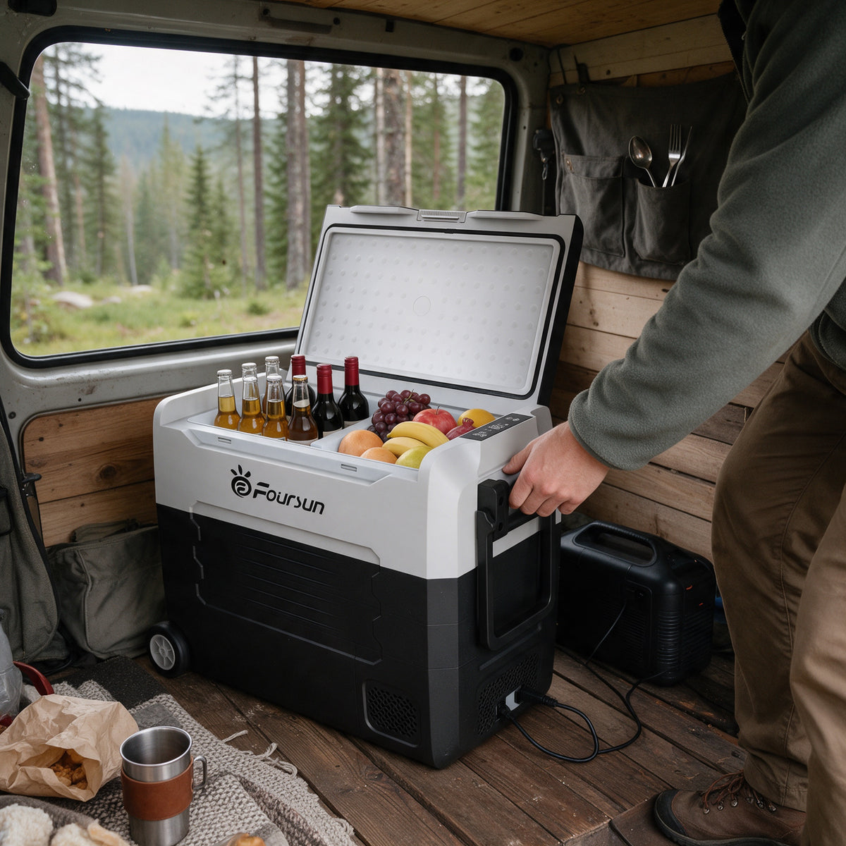 12 V Compressor Fridge 21–55 L, in use